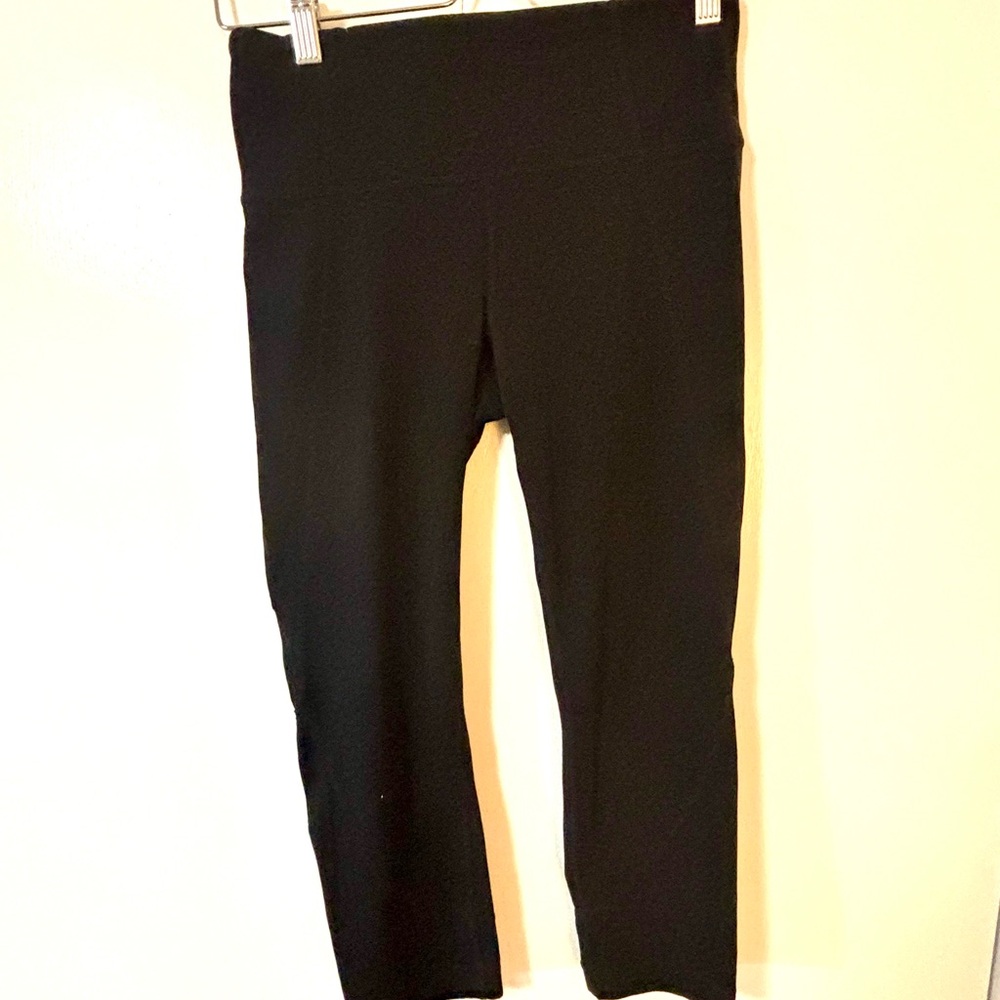 Athleta Elation Capri Leggings S Black Buttery Soft EUC | Powervita